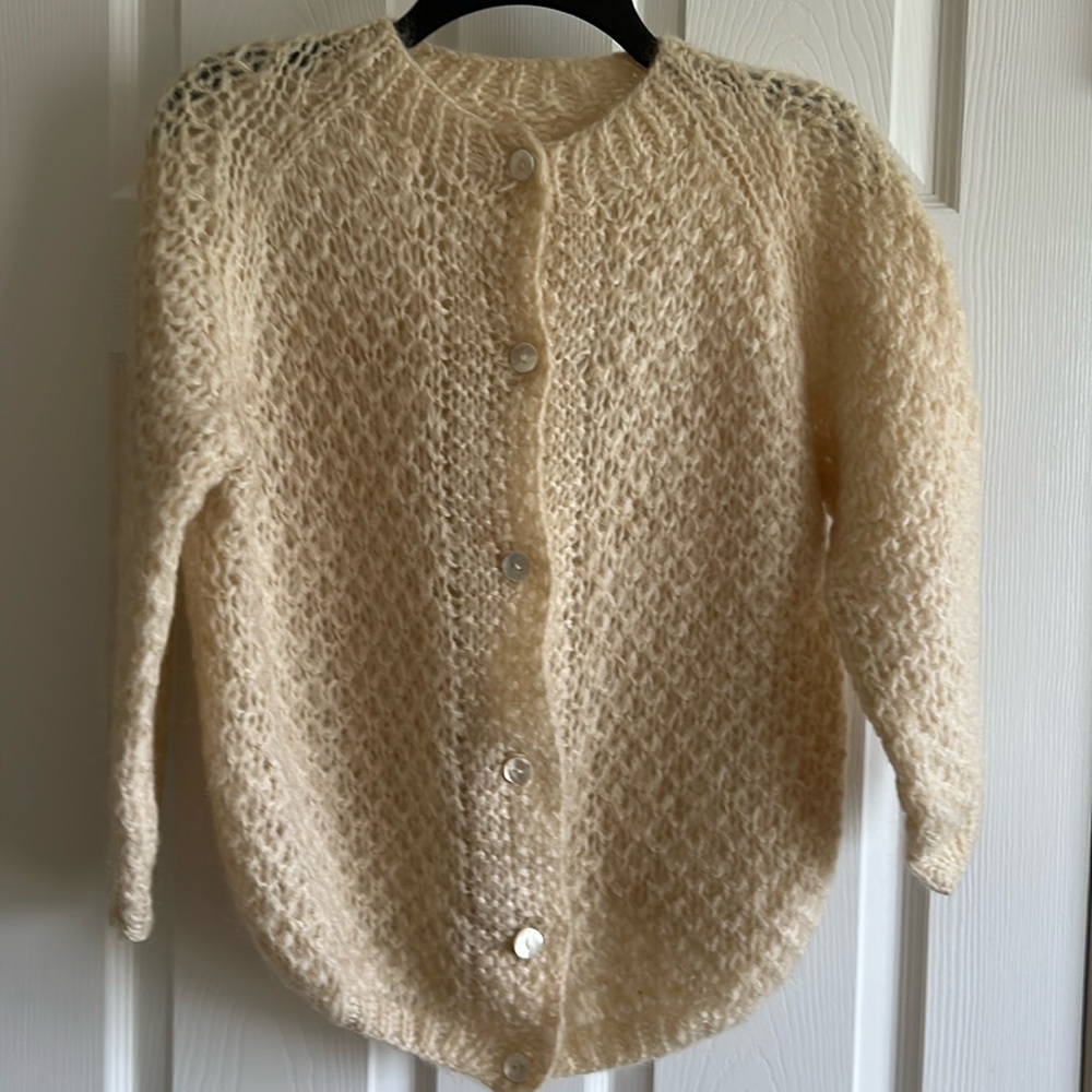 Vintage Mantessa Ladies Knit Wool Cardigan Sweater
